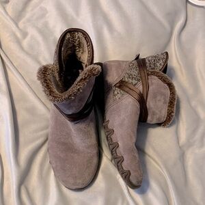 Sketchers faux fur lined ankle suede leather bootie mink brown 10 tweed trim